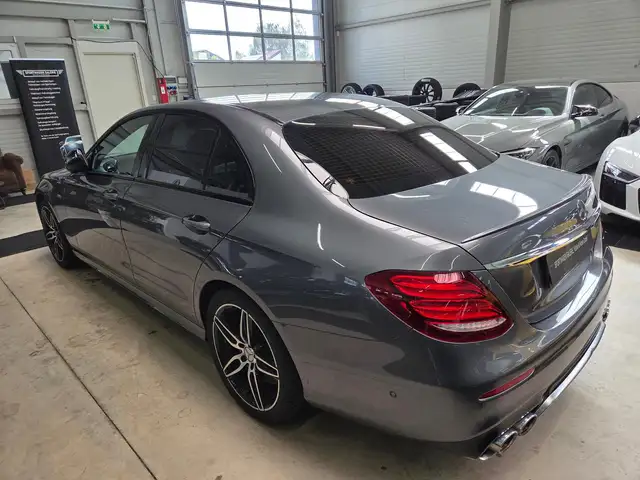 Mercedes-Benz E Class view 14