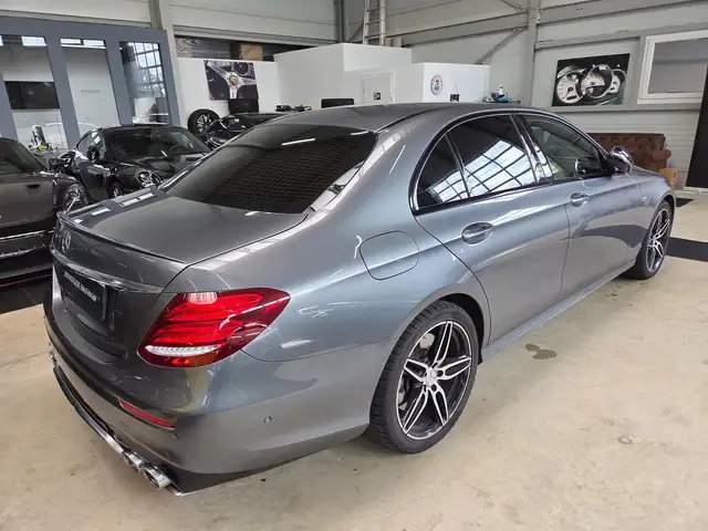 Mercedes-Benz E Class view 10