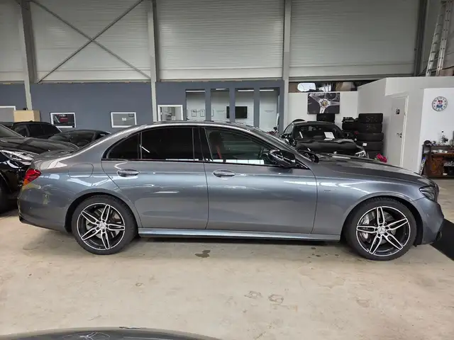 Mercedes-Benz E Class view 9