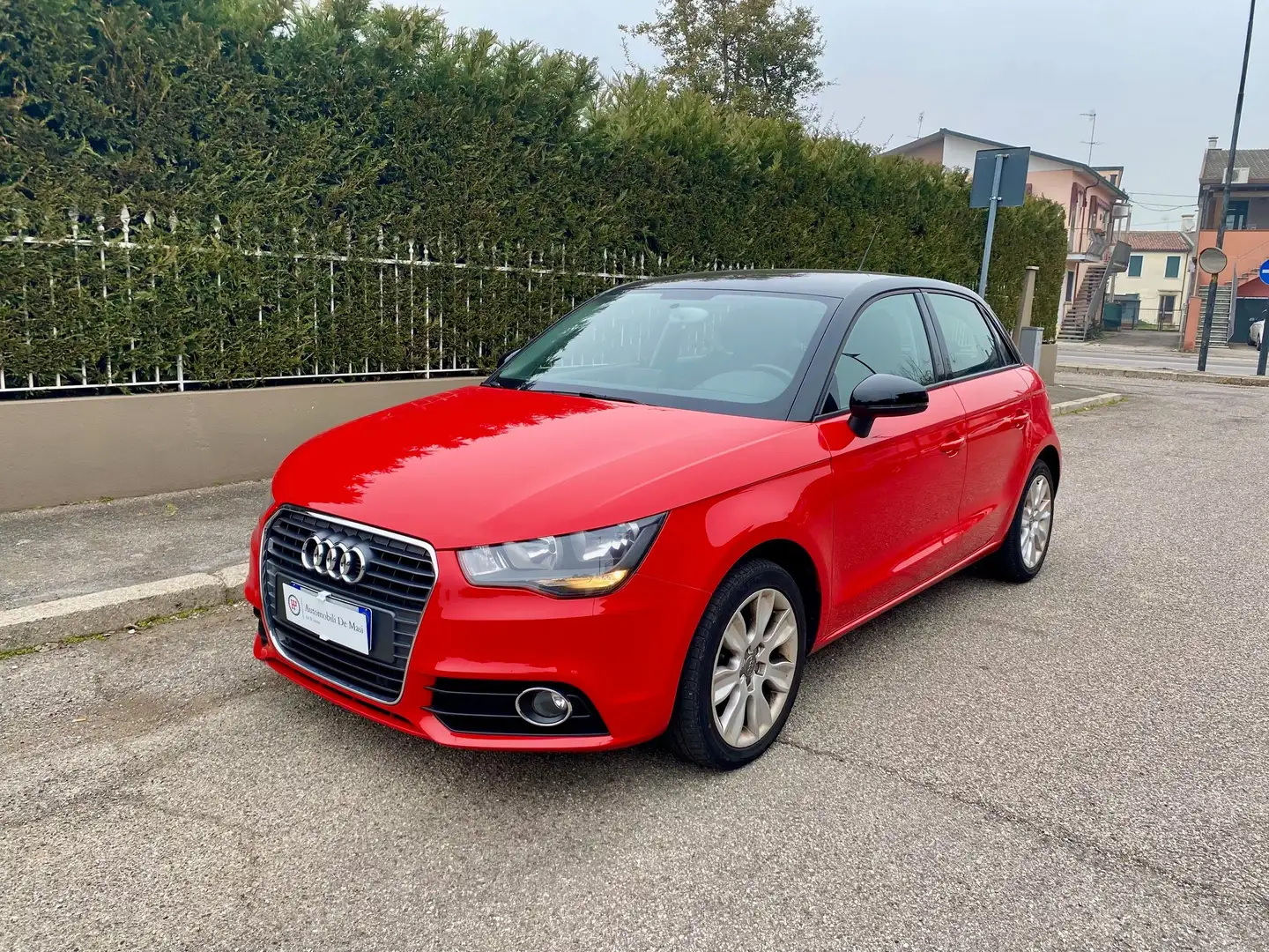 Audi A1 Sportback 1.2 tfsi Attraction Rouge - 1