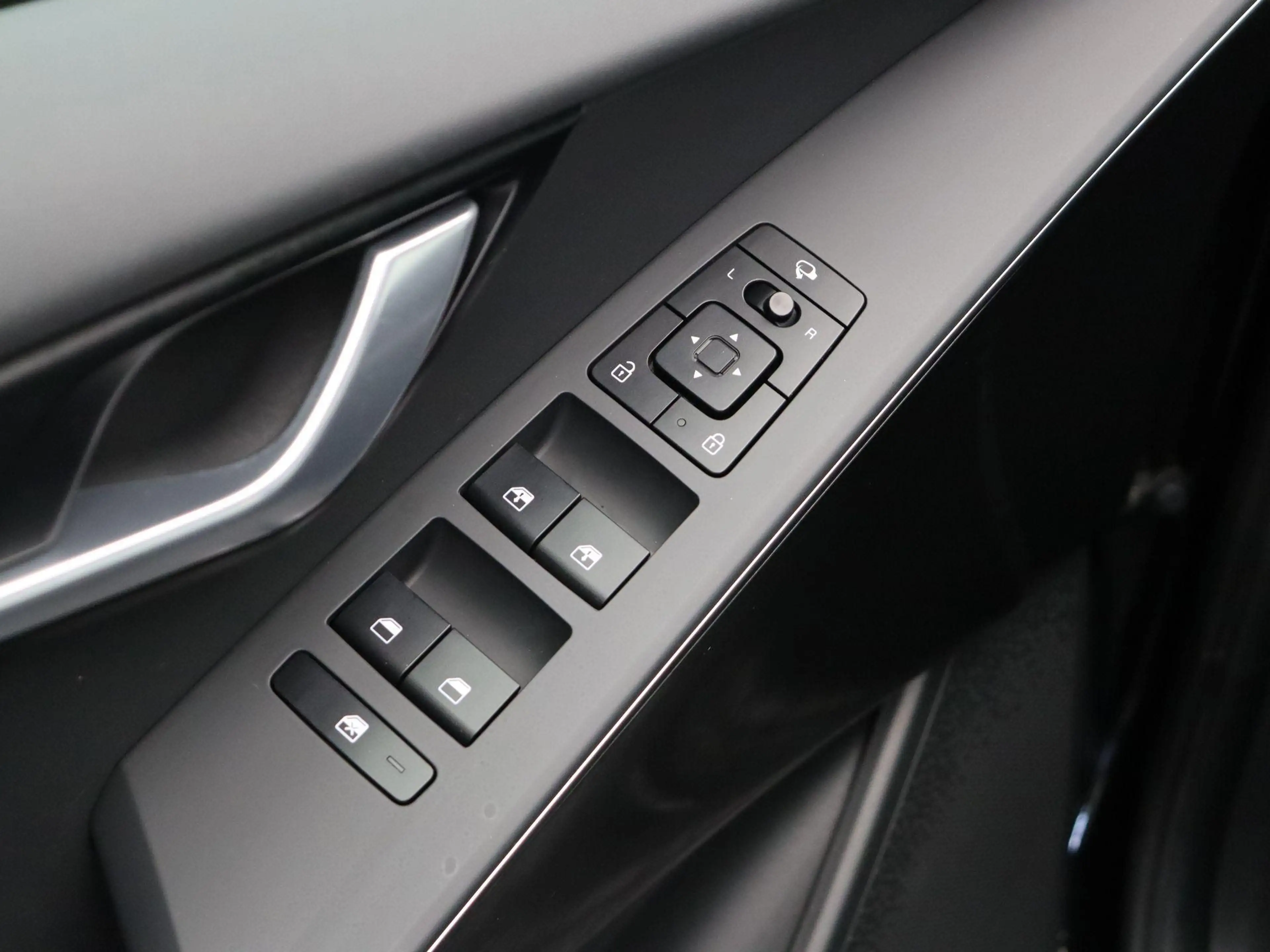 Kia e-Niro EV DynamicLine 64.8 kWh | SOH 97,9% | All Season B — photo 14