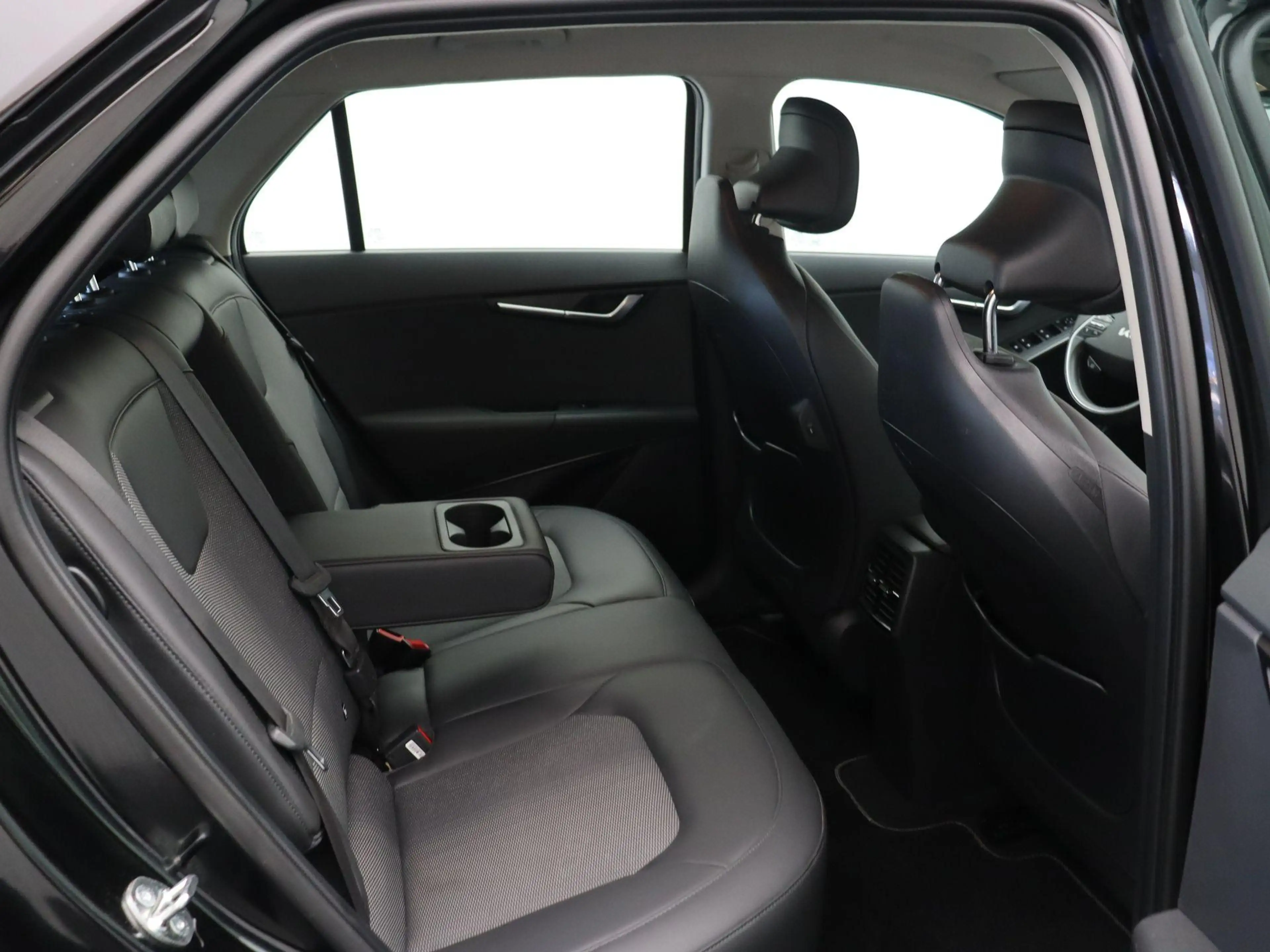 Kia e-Niro EV DynamicLine 64.8 kWh | SOH 97,9% | All Season B — photo 7
