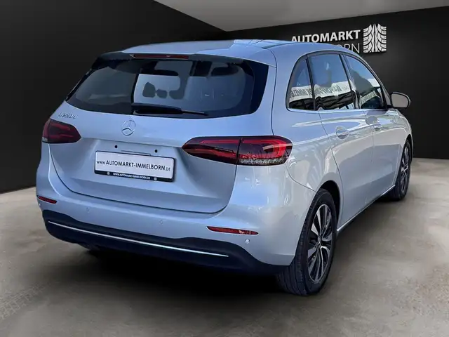 Mercedes-Benz B-Class view 11