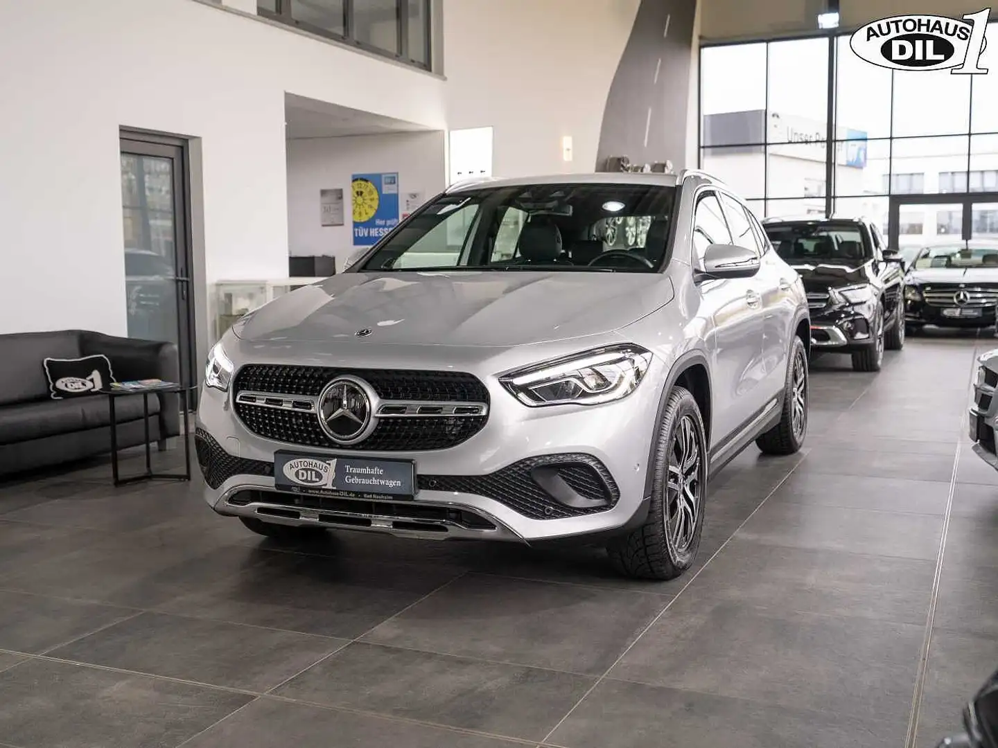 Mercedes-Benz GLA 220 d 8G-DCT *R-KAMERA*DISTR.+*CARPLAY* Zilver - 2
