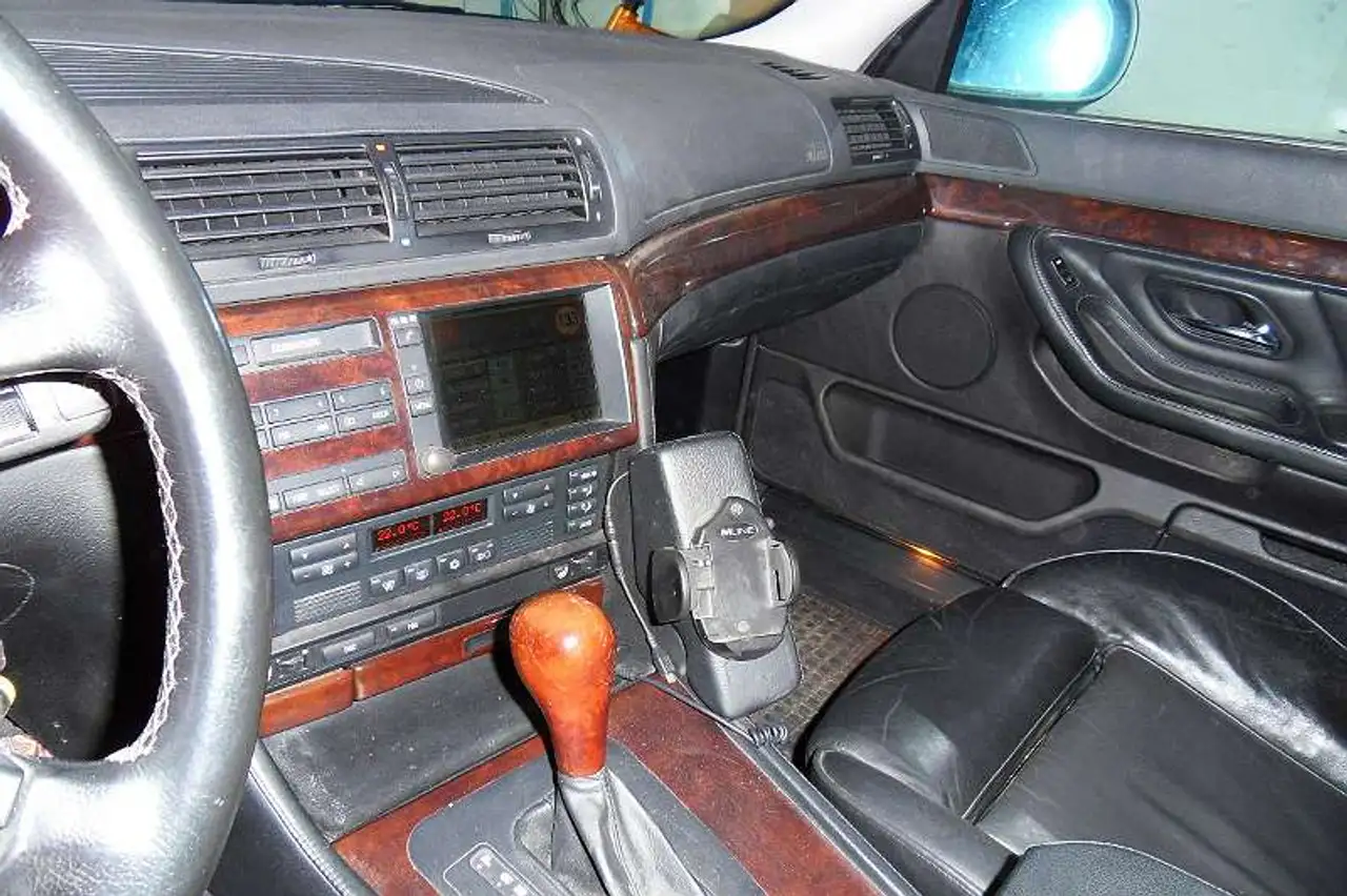 BMW 740i Aut., foto 8