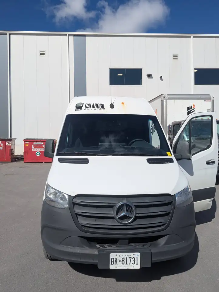 Mercedes-Benz Sprinter снимка Mercedes-Benz Sprinter