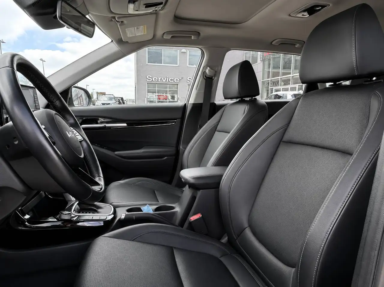 Kia Seltos снимка Kia Seltos