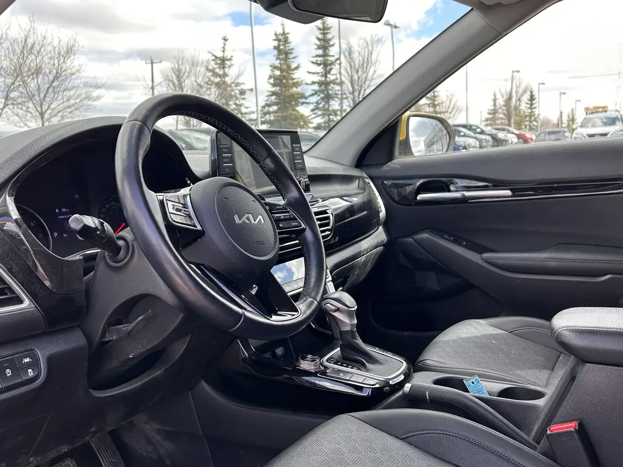 Kia Seltos снимка Kia Seltos