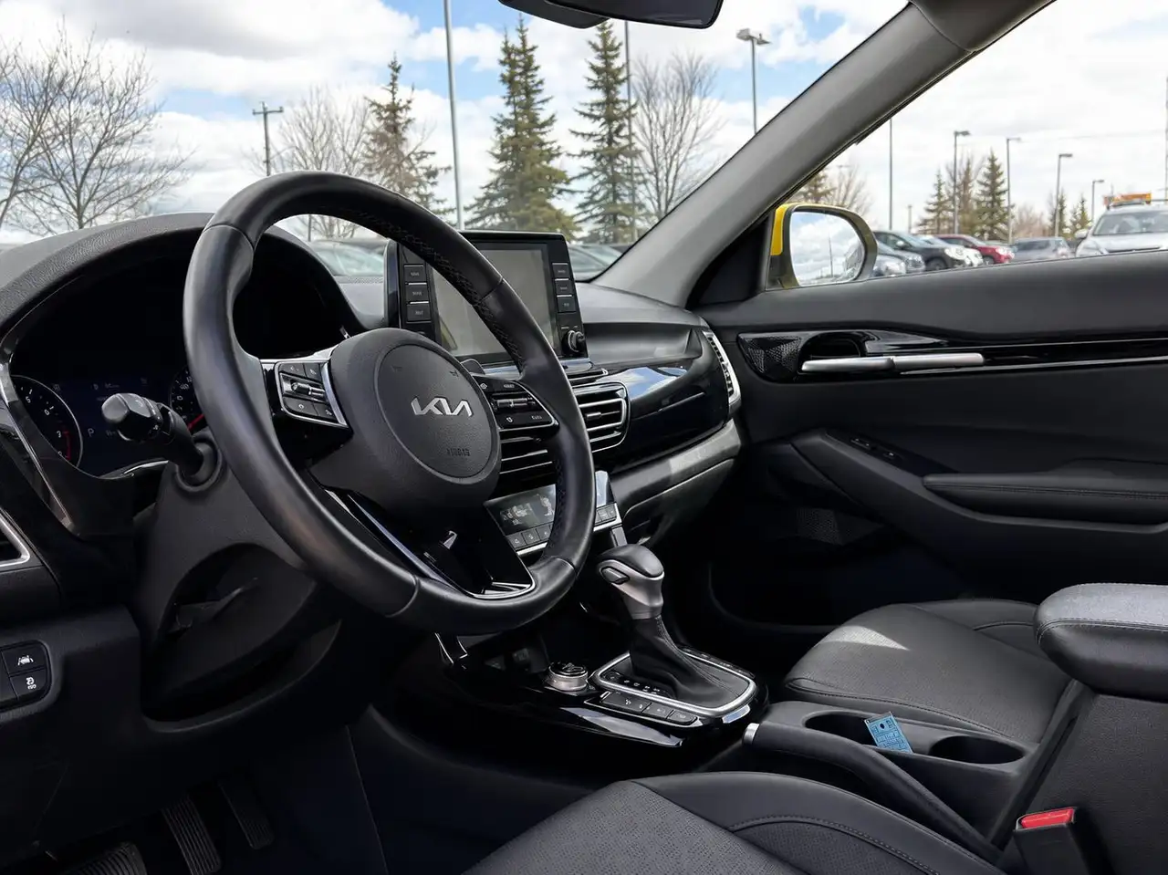 Kia Seltos снимка Kia Seltos