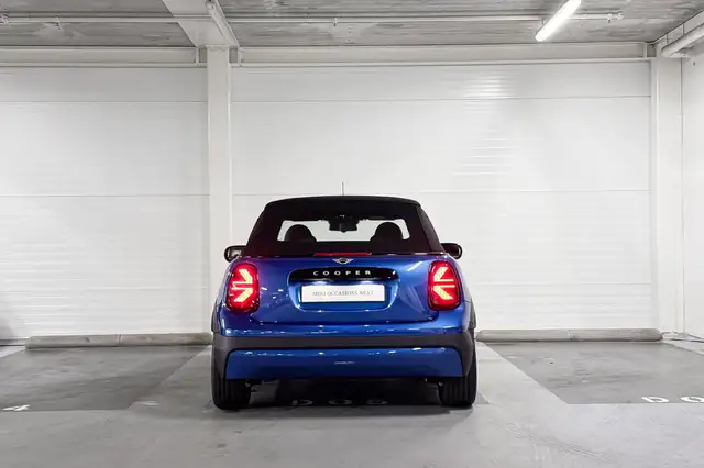 MINI Convertible view 12
