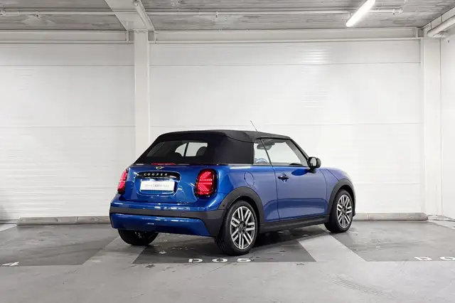 MINI Convertible view 9