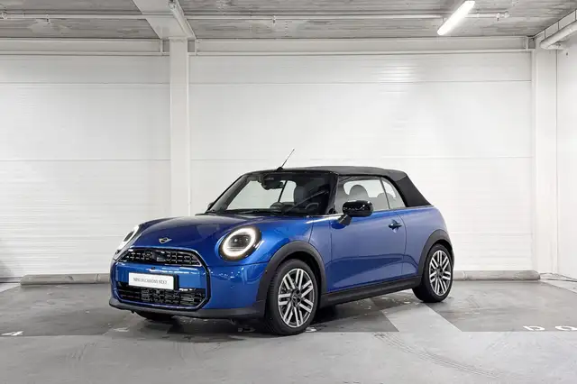 MINI Convertible view 2