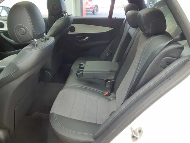 Mercedes-Benz E-Class view 14