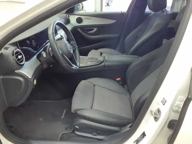Mercedes-Benz E-Class view 8