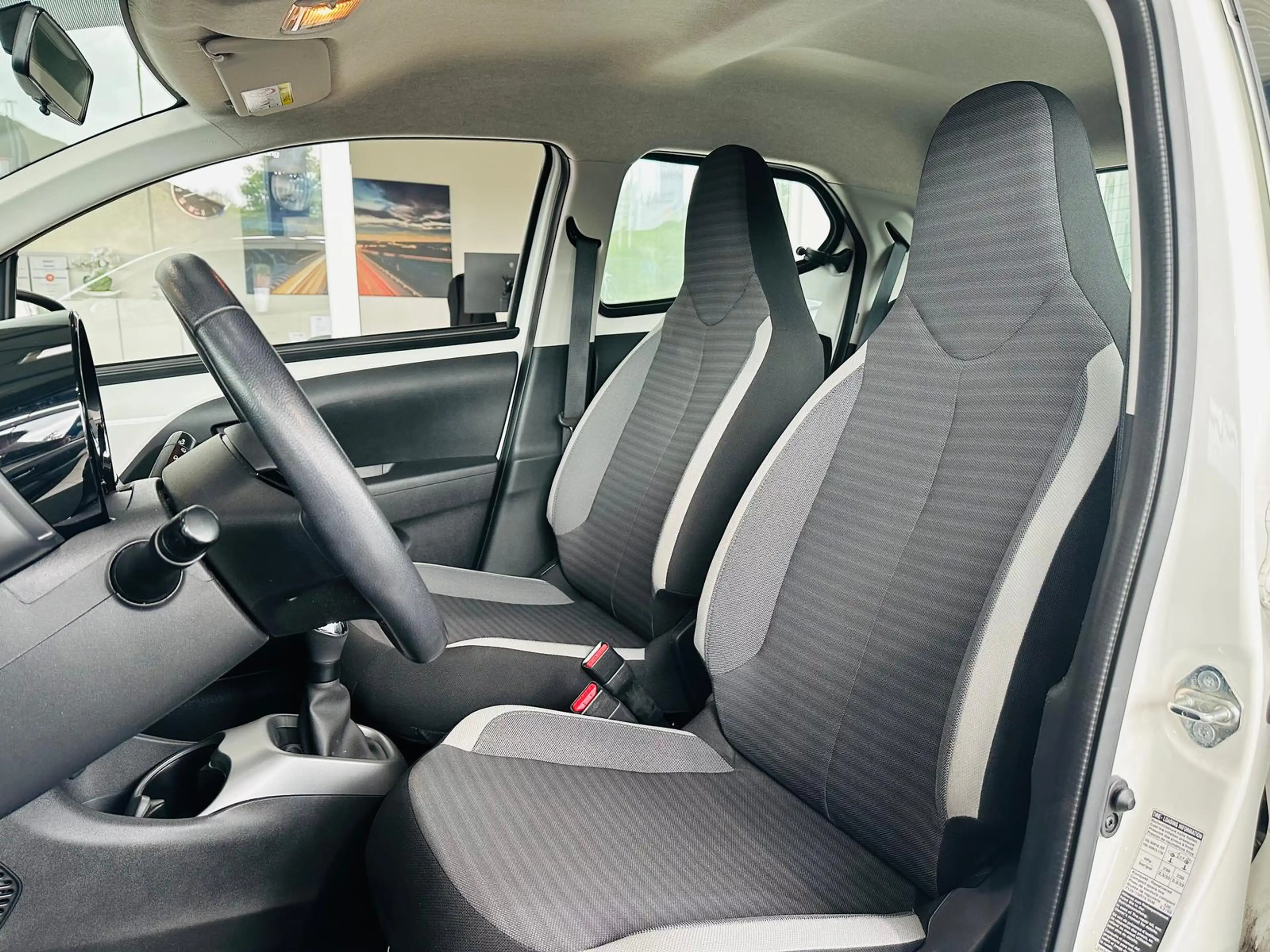 Toyota Aygo 1.0 x-play club Kamera Klima Android Auto — photo 12