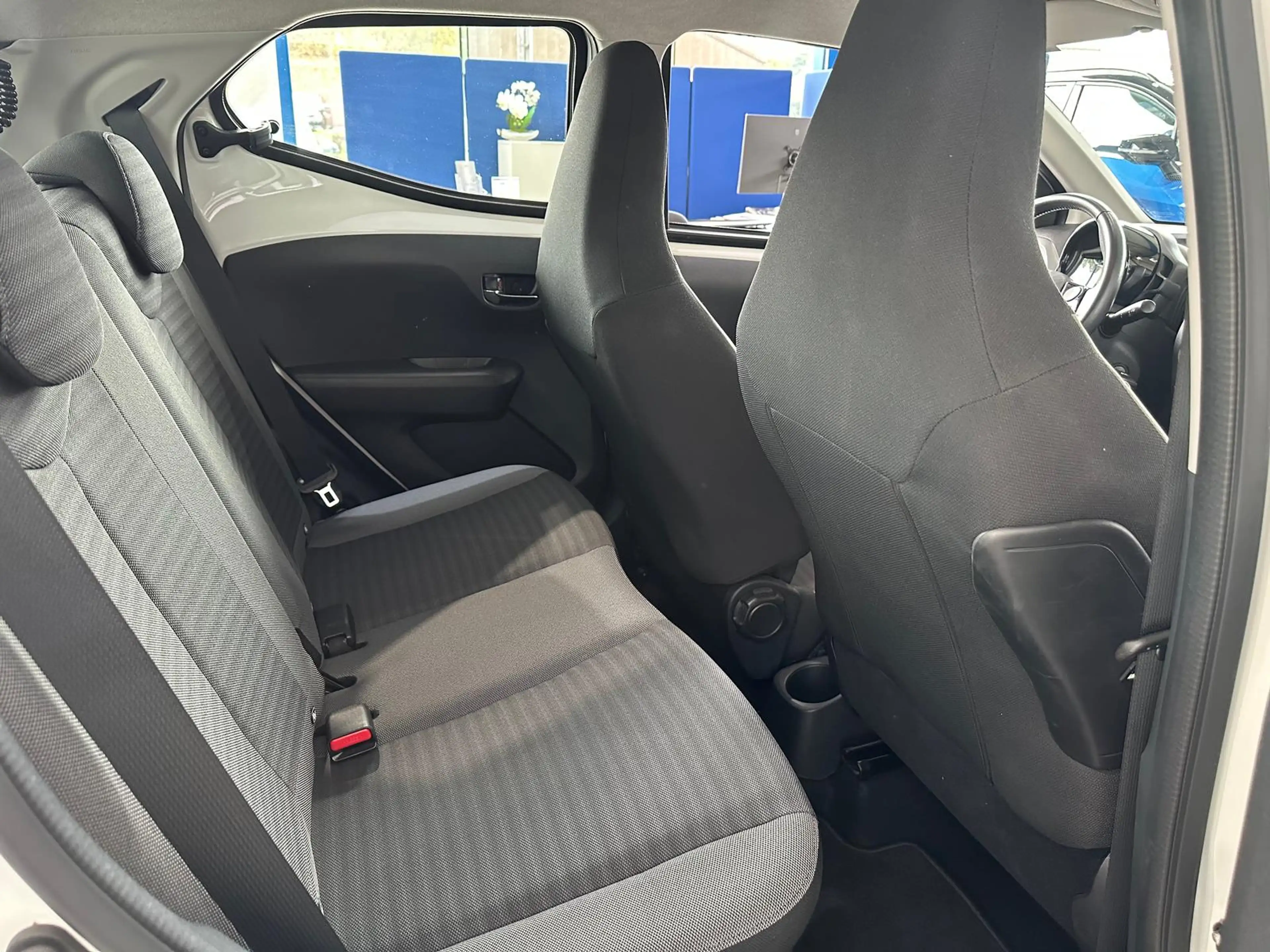 Toyota Aygo 1.0 x-play club Kamera Klima Android Auto — photo 14