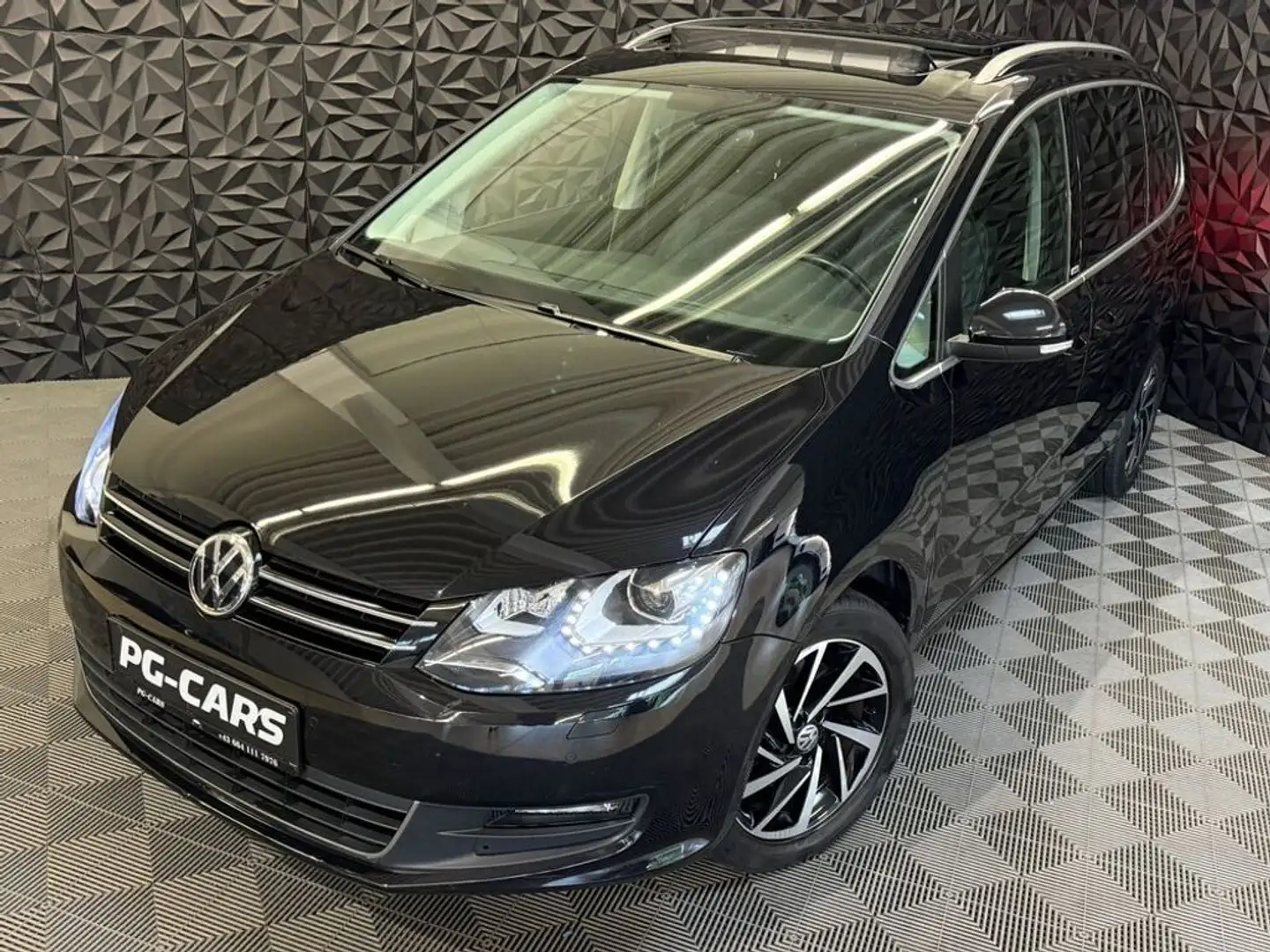 Volkswagen Sharan 2.0 TDI Highline DSG  7 Sitzer *MwSt.* Чорний - 1