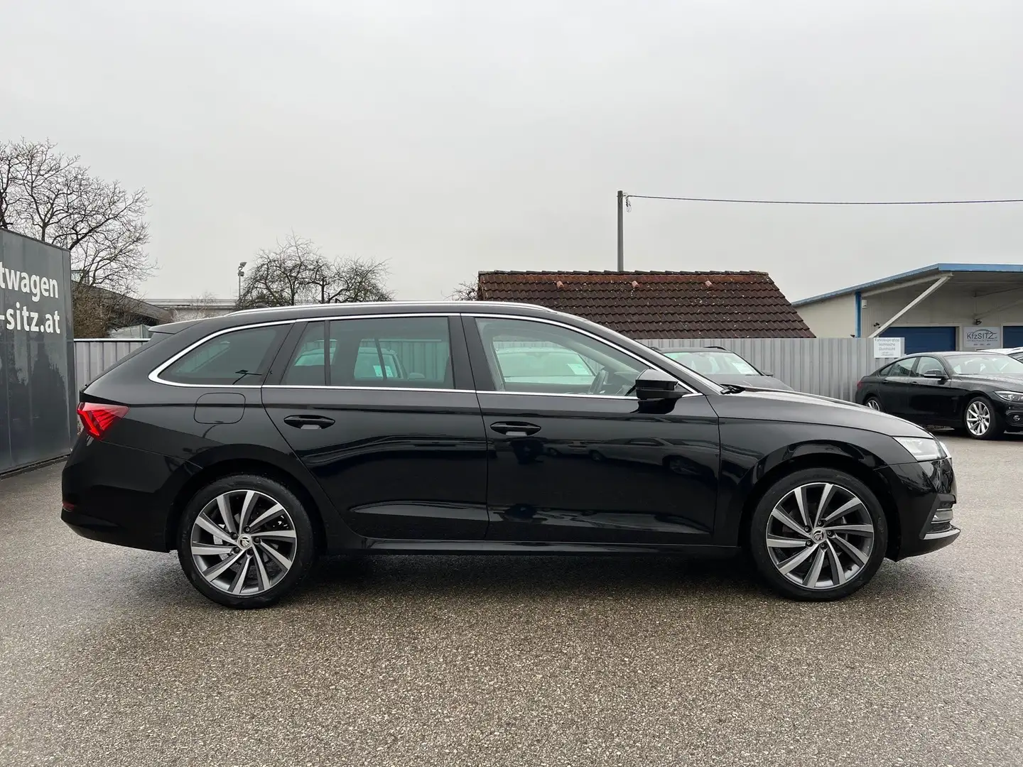 Skoda Octavia Combi 2,0 TDI Style DSG | ACC/HUD Schwarz - 2