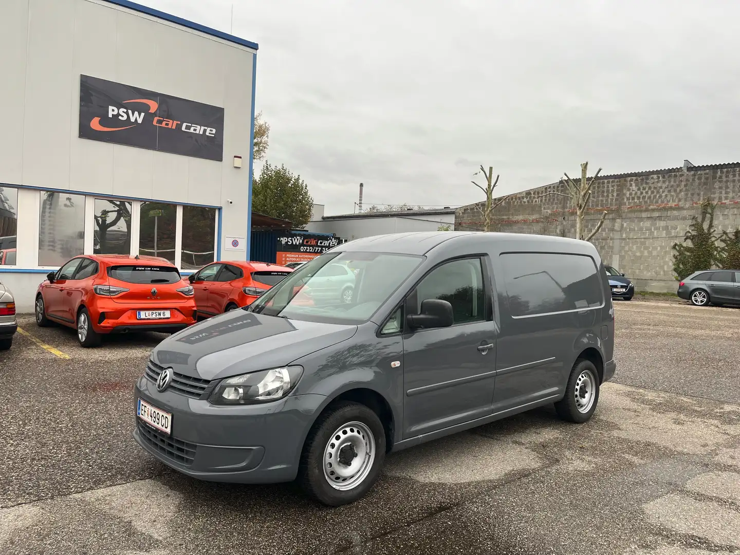 Volkswagen Caddy Maxi Gris - 1