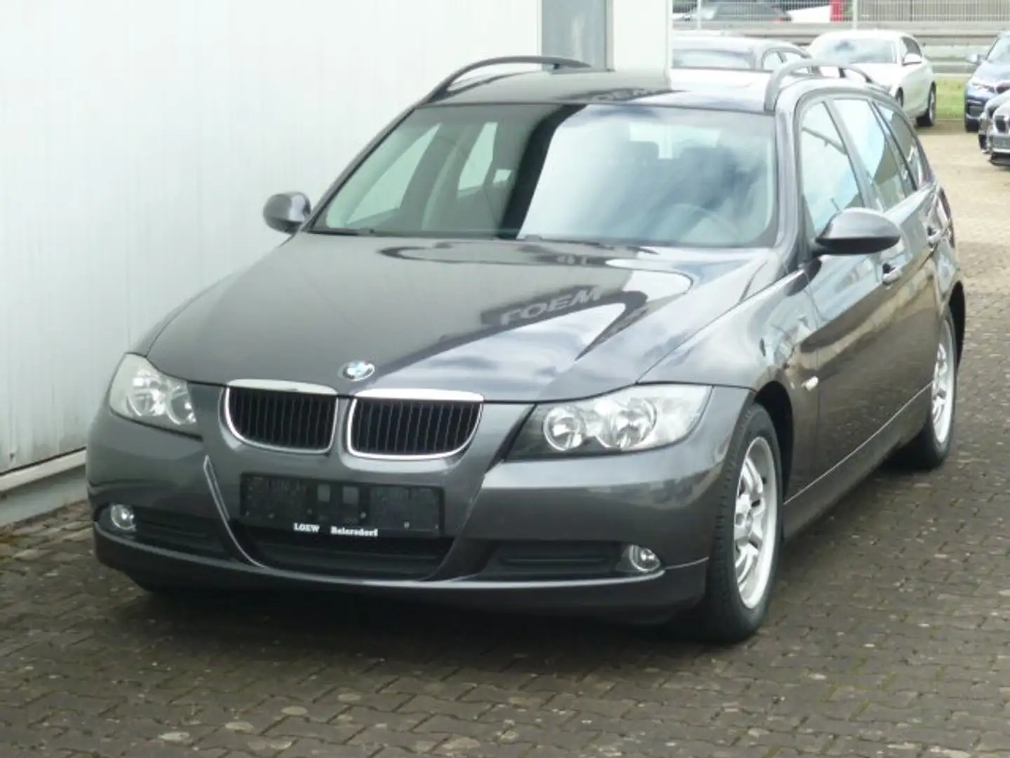 BMW 318 i Touring, Advantage-P. Klima PDC ALU SHZ MFL GSD Gris - 1