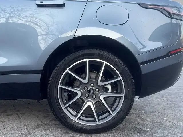 Land Rover Range Rover Velar view 9