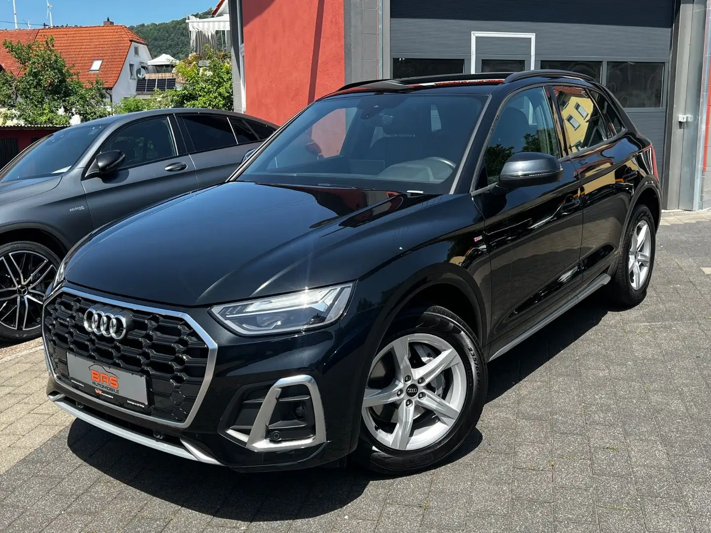 Audi Q5 40 TDI quattro S line*LED*NAVI*AHK*CARPLAY* Schwarz - 1