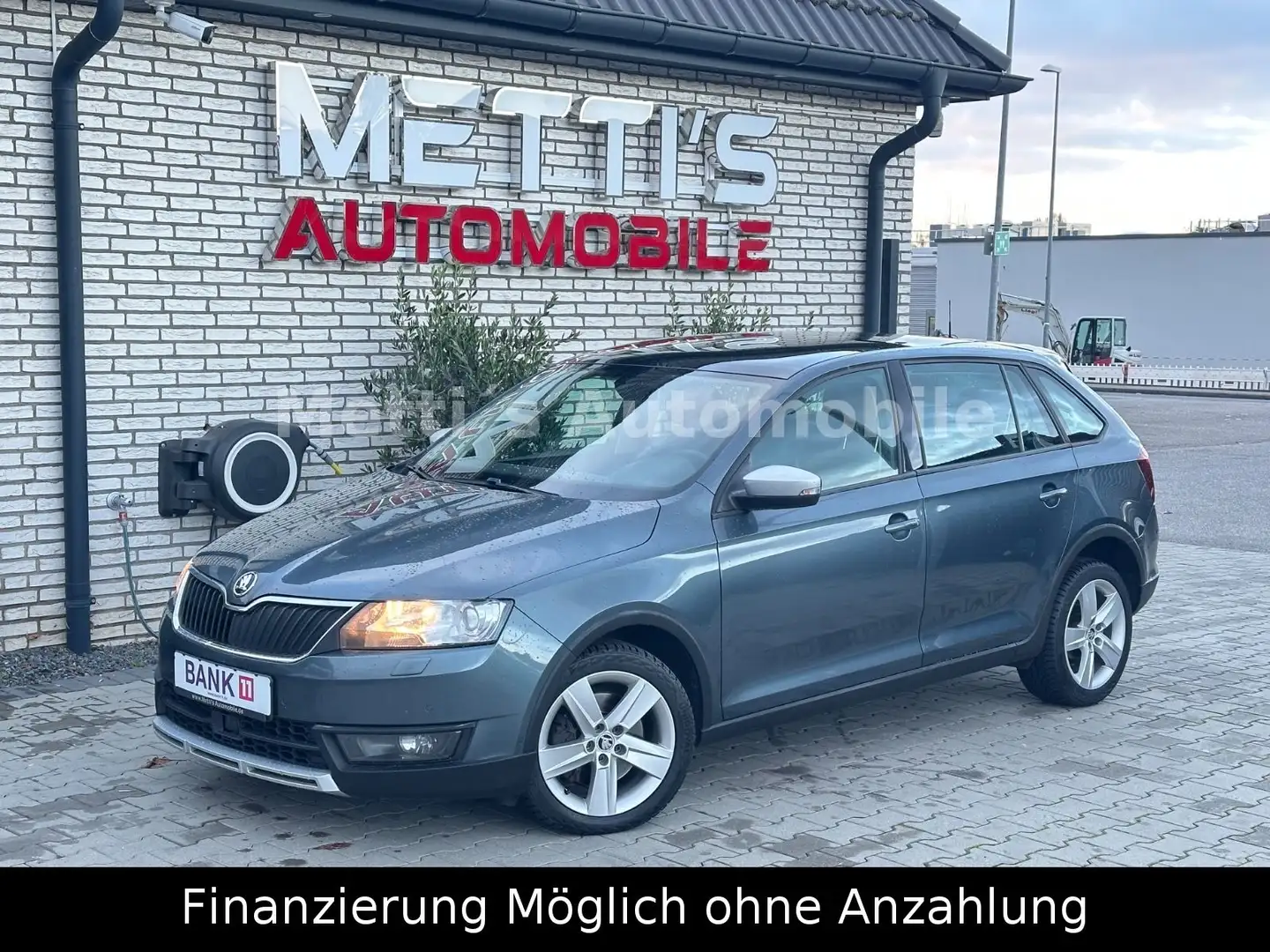 Skoda Rapid/Spaceback Spaceback Scoutline 1.6 TDI*Panorama*Xenon Grau - 1