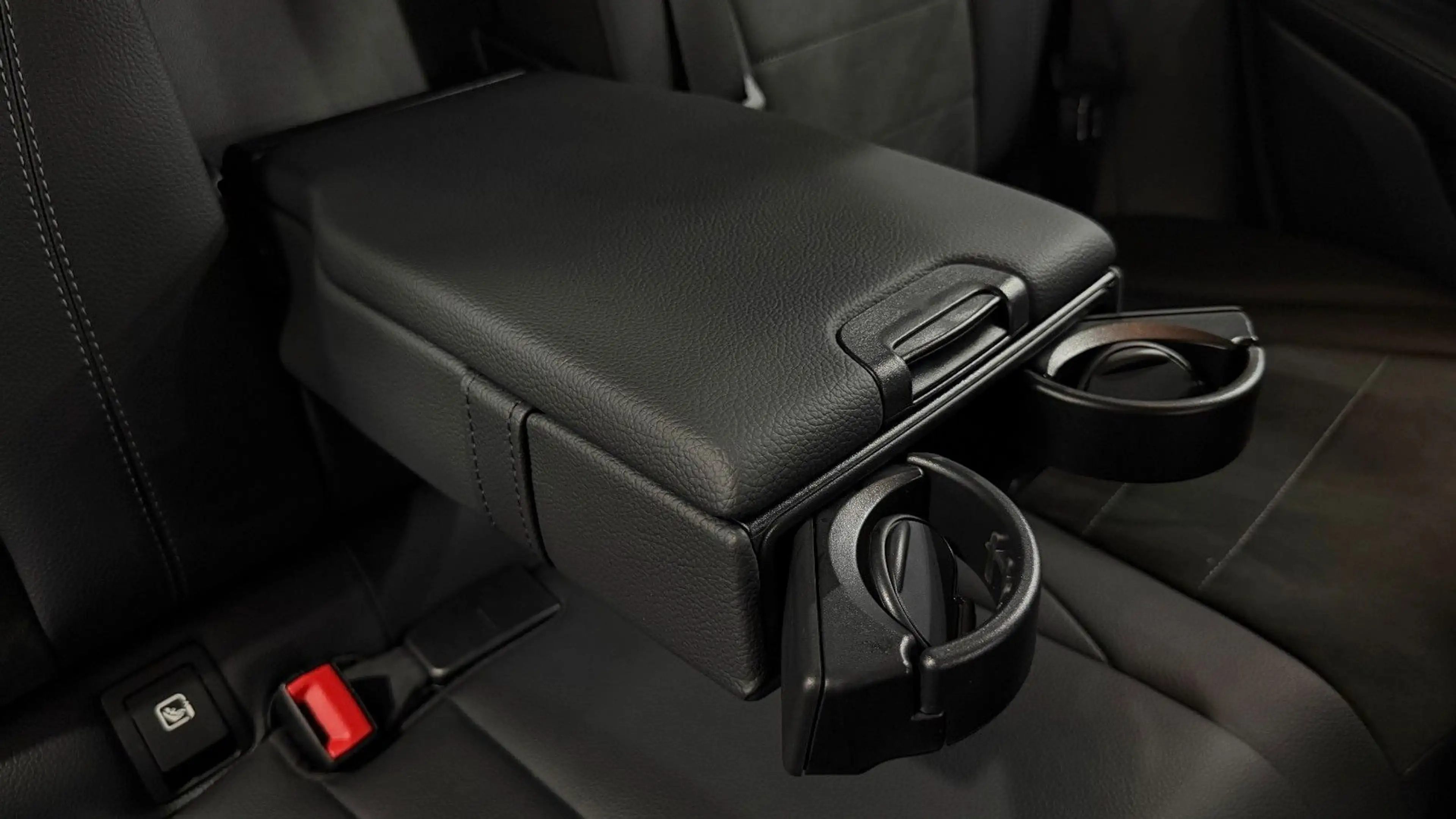 Mercedes-Benz GLC 250 4Matic AMG/Distronic+/20"/Presafe+/RFK — photo 12