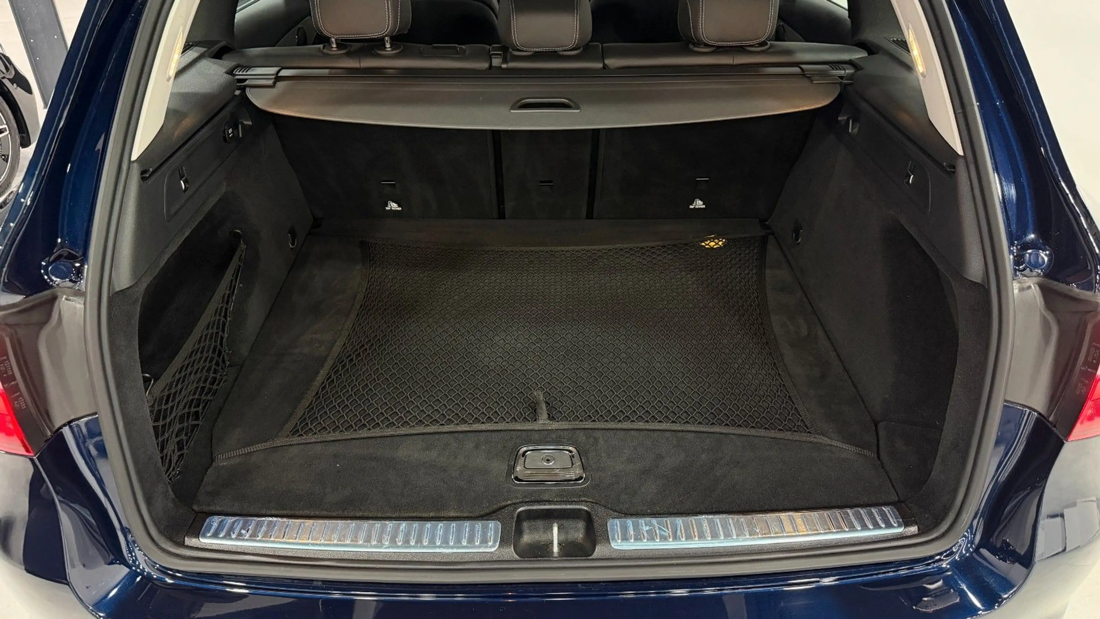 Mercedes-Benz GLC 250 4Matic AMG/Distronic+/20"/Presafe+/RFK — photo 15
