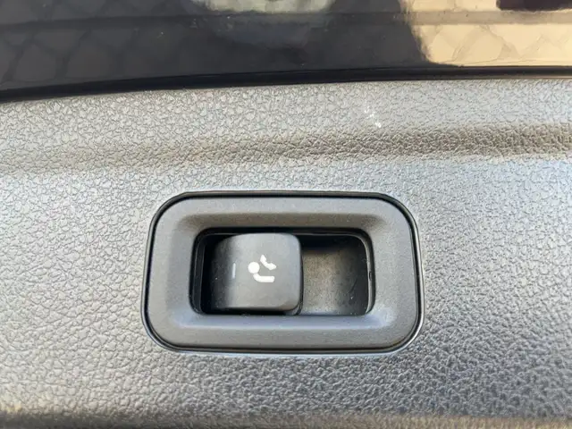Mercedes-Benz Gle view 17