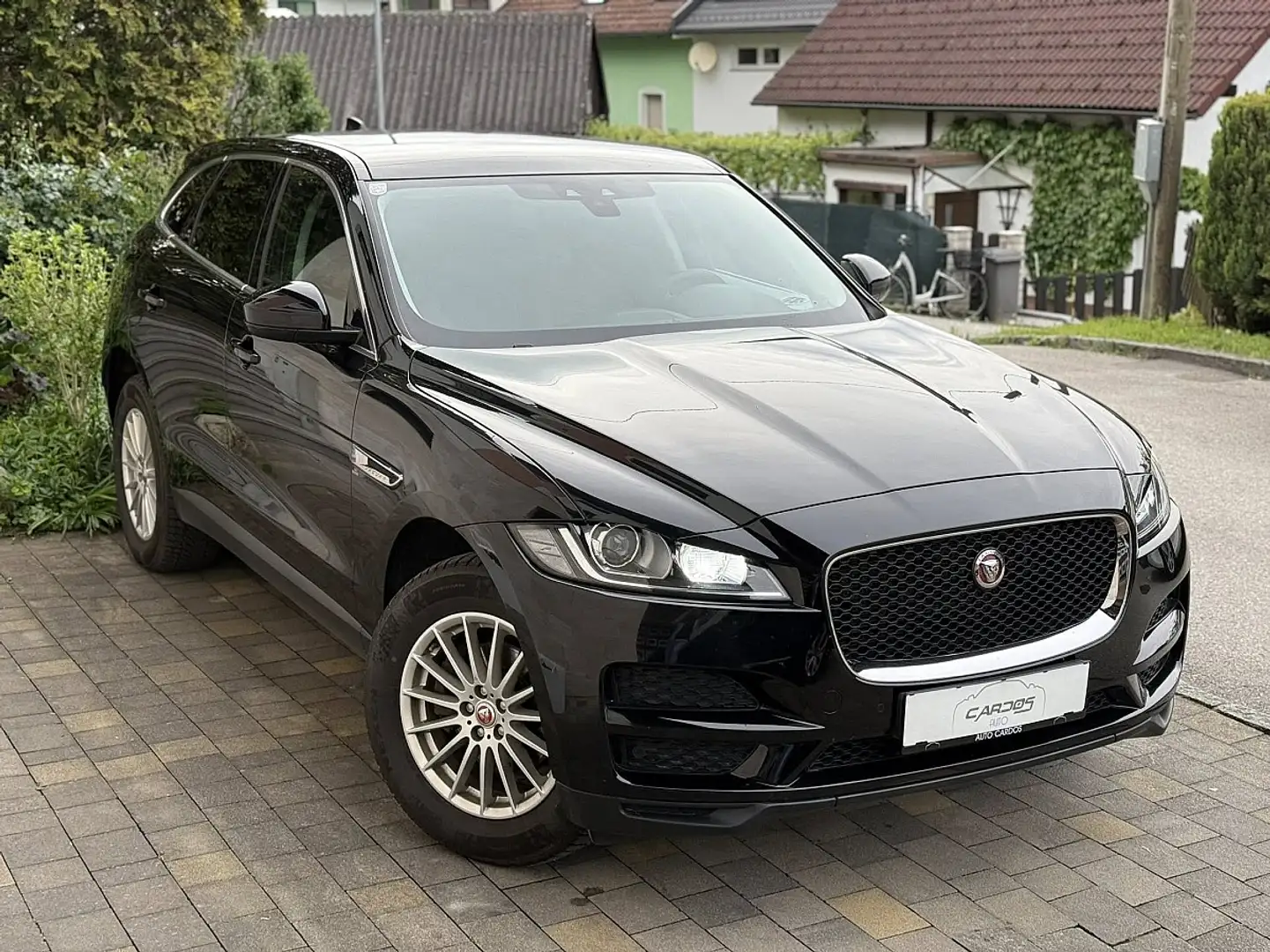Jaguar F-Pace 20d Presitge Aut. Anmeldung Vignette Gratis Schwarz - 1