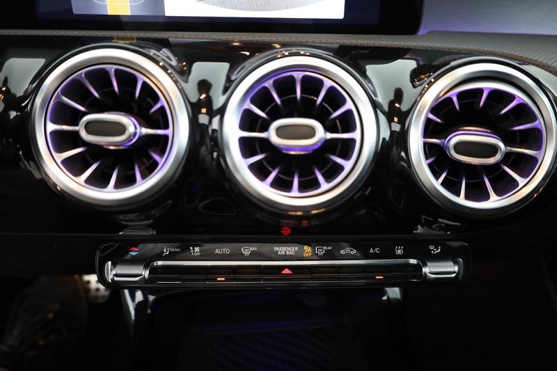Mercedes-Benz CLA 250 e Edition 2020 AMG Line LED Panorama AHK — photo 12