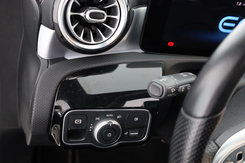 Mercedes-Benz CLA 250 e Edition 2020 AMG Line LED Panorama AHK — photo 21