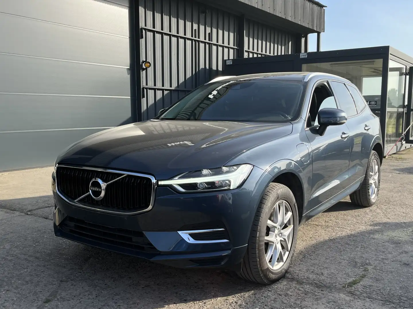 Volvo XC60 T8 Twin Engine 303 ch 87 ch Geartronic 8 Momentum Grijs - 2