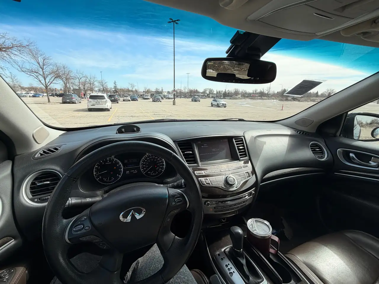Infiniti QX60 снимка Infiniti QX60