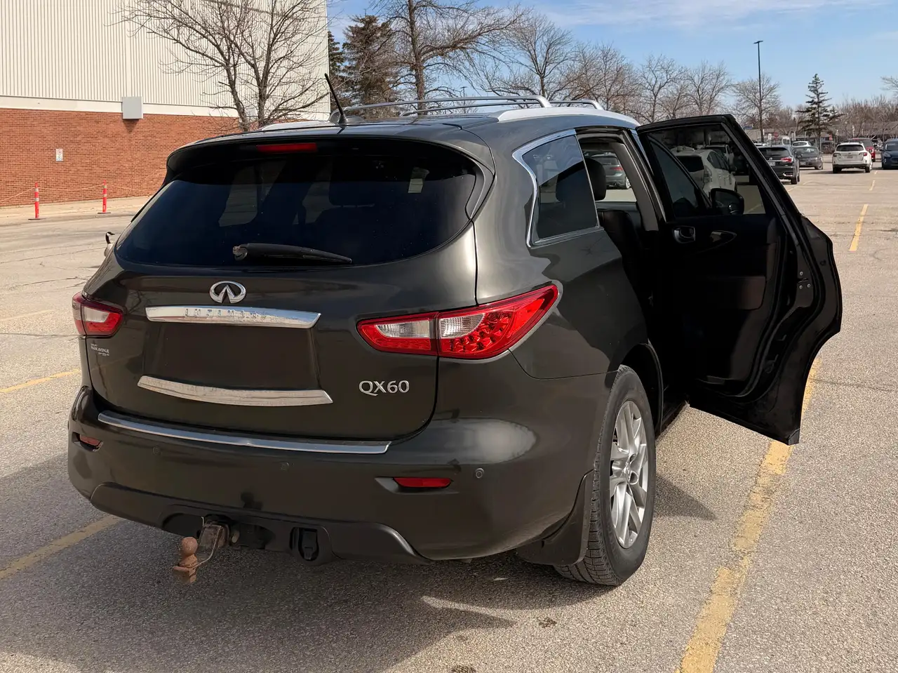 Infiniti QX60 снимка Infiniti QX60
