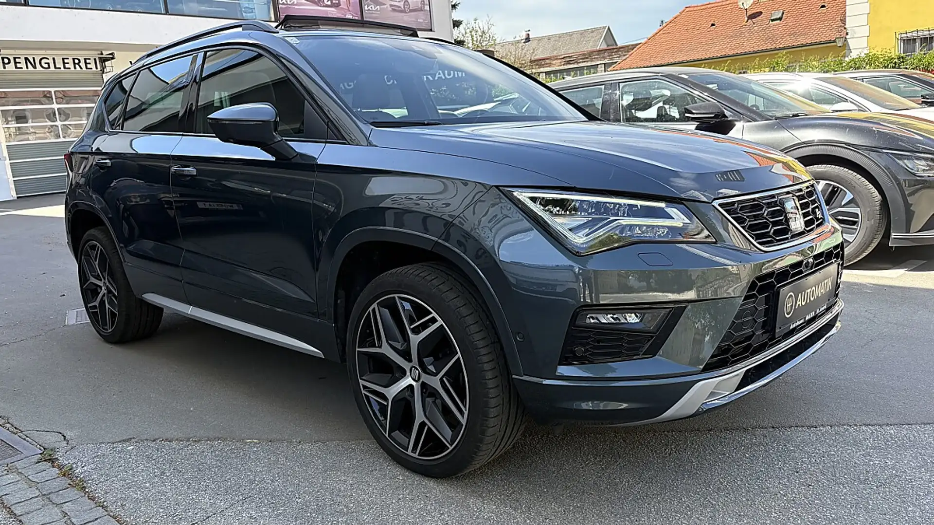 SEAT Ateca 2,0 FR TDI DSG Grau - 2