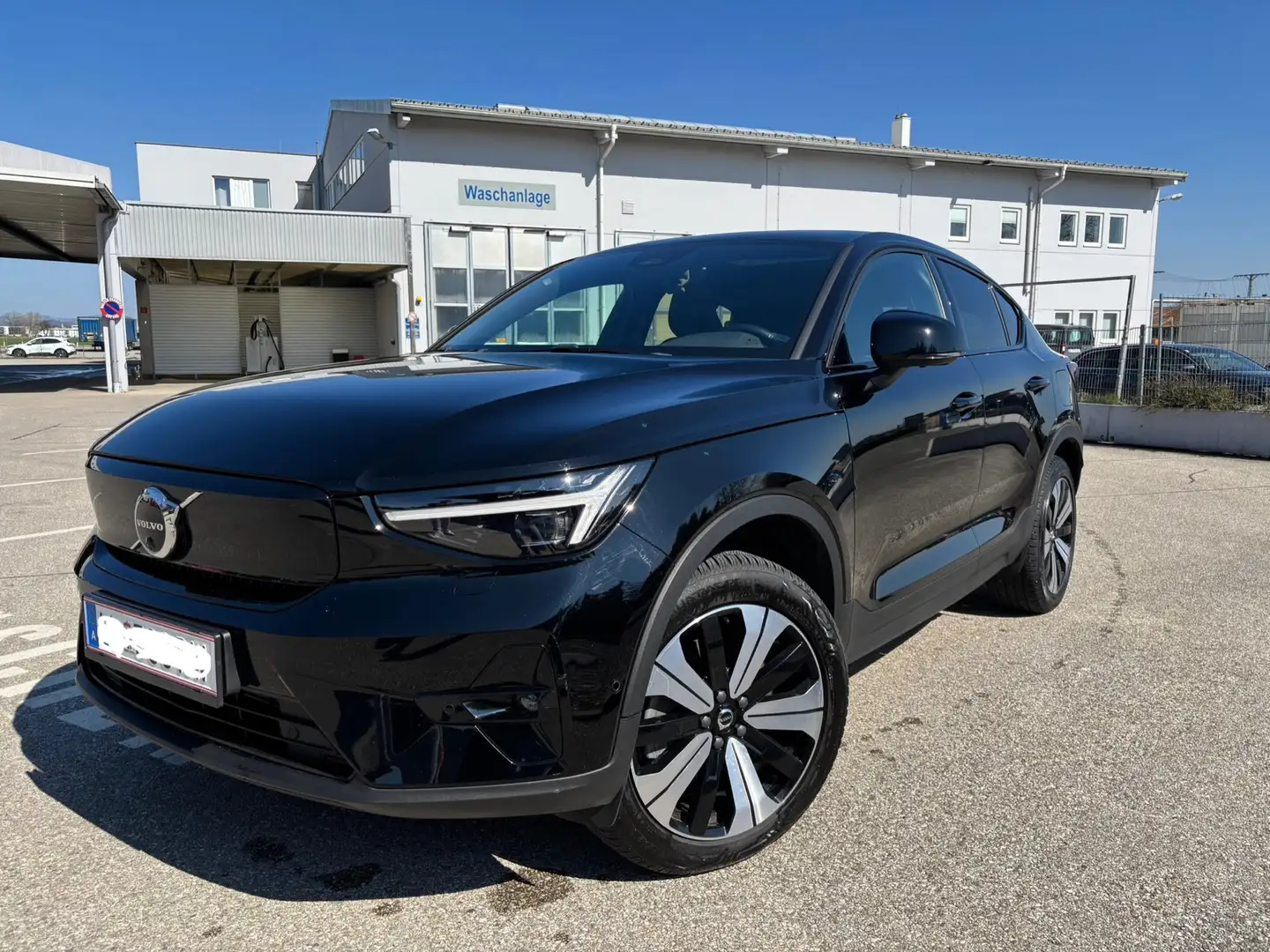 Volvo XC40 RECHARGE TWIN PURE ALLRAD Schwarz - 1