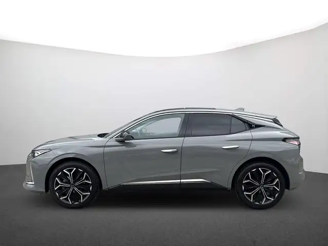 DS Automobiles DS 4 view 5