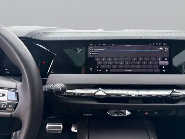 DS Automobiles DS 4 view 13