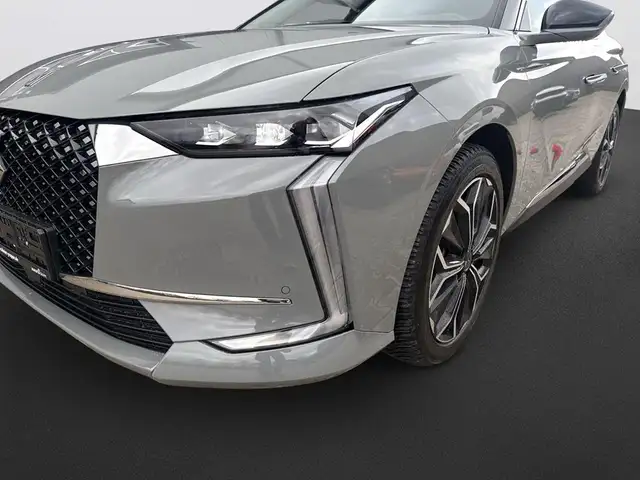 DS Automobiles DS 4 view 10