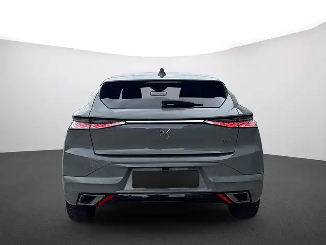 DS Automobiles DS 4 view 4