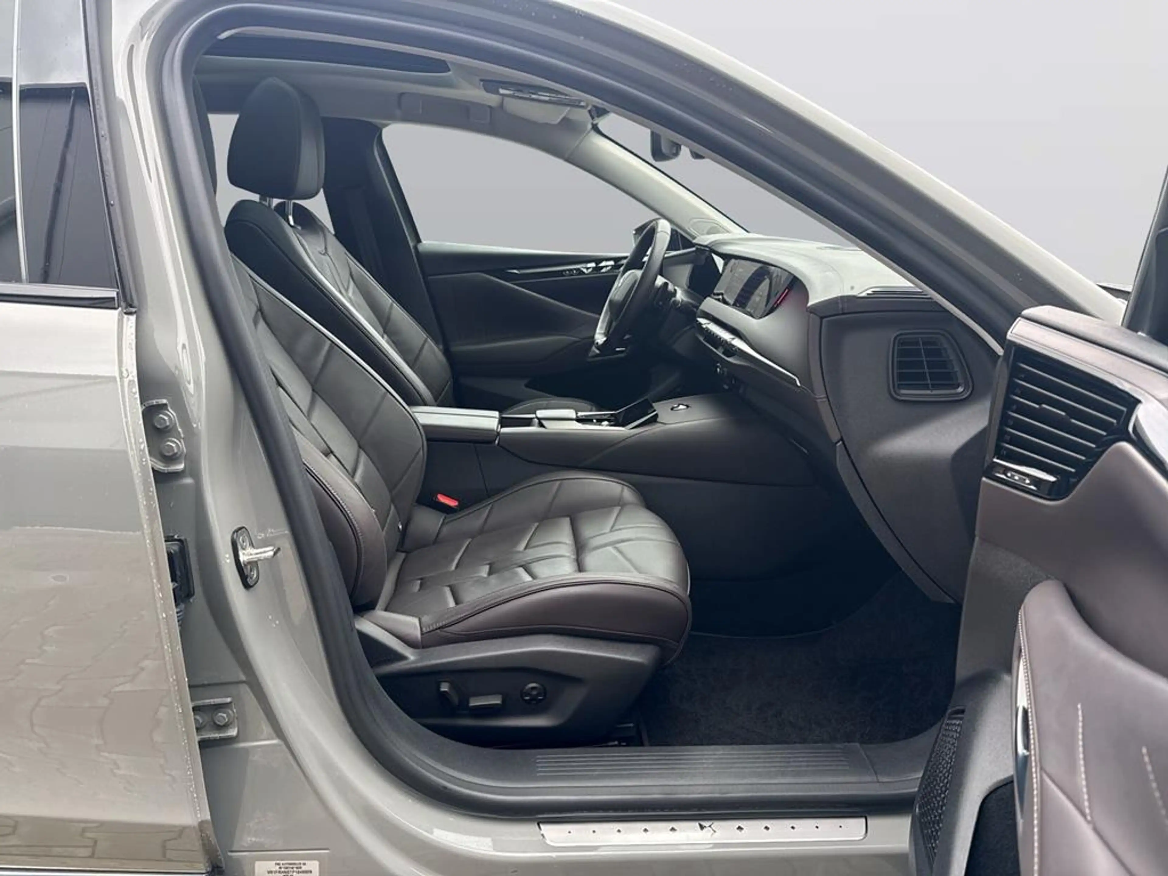 DS Automobiles DS 4 Opera — photo 12