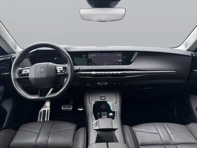 DS Automobiles DS 4 view 11