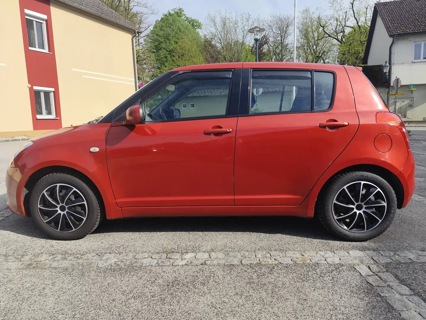 Suzuki Swift 1,3 GL Rot - 2