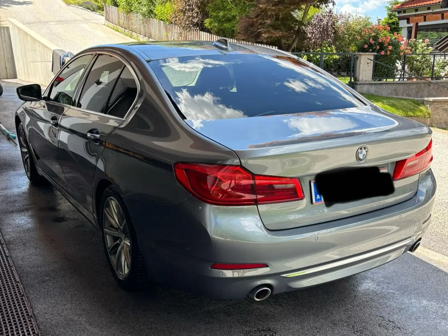 BMW 520 520d xDrive Aut. Grau - 2
