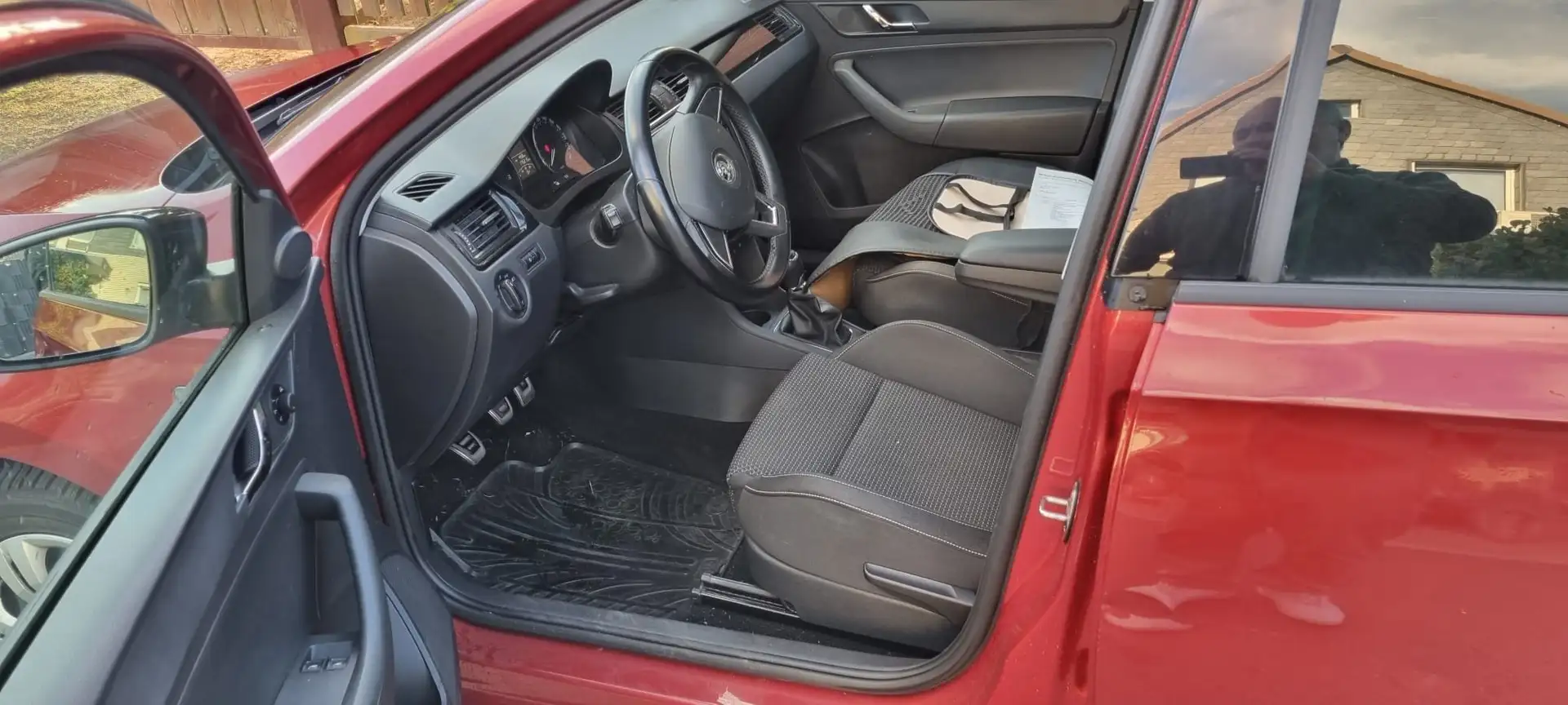 Skoda Rapid/Spaceback Ambition, TÜV NEU!, 8 fach bereift Rot - 2