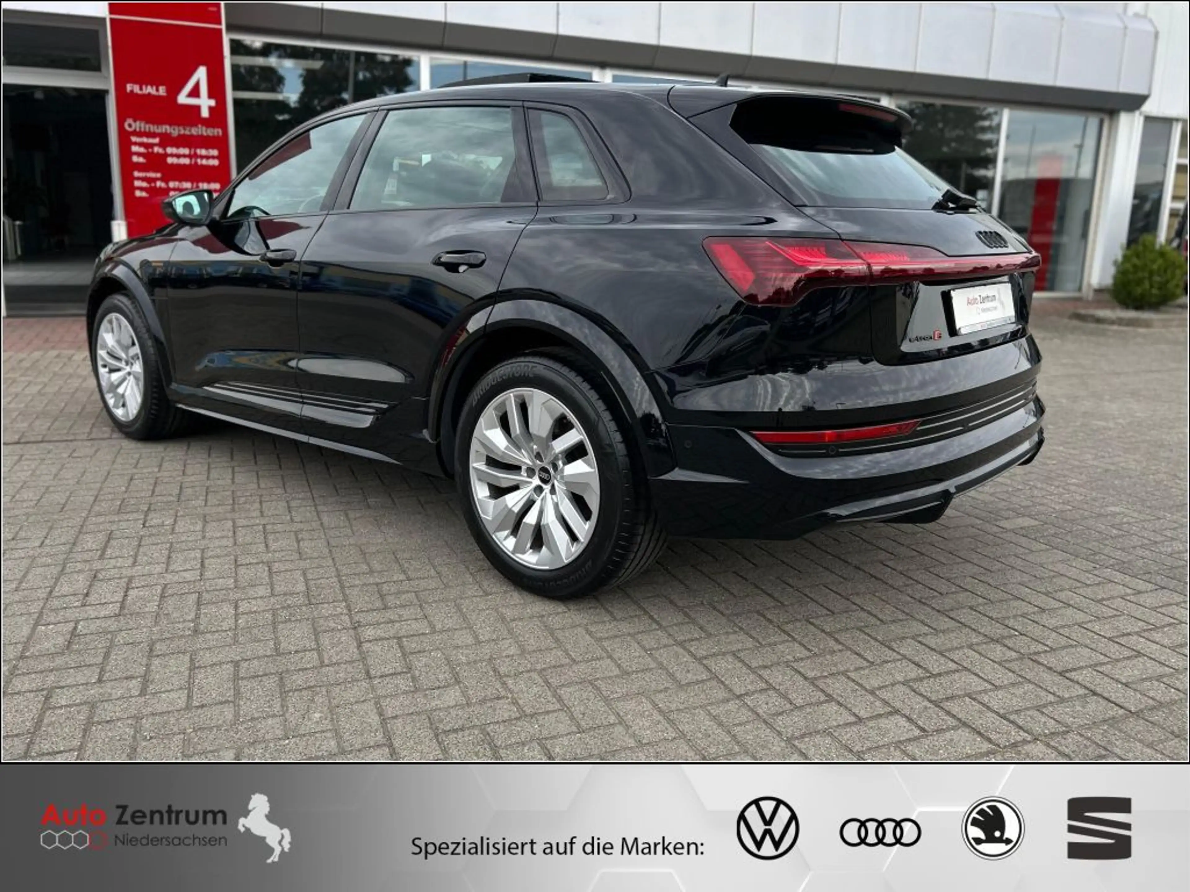 Audi e-tron S quattro AZN-Haus-Förderung* AHK PANO StandH LUFT — photo 9