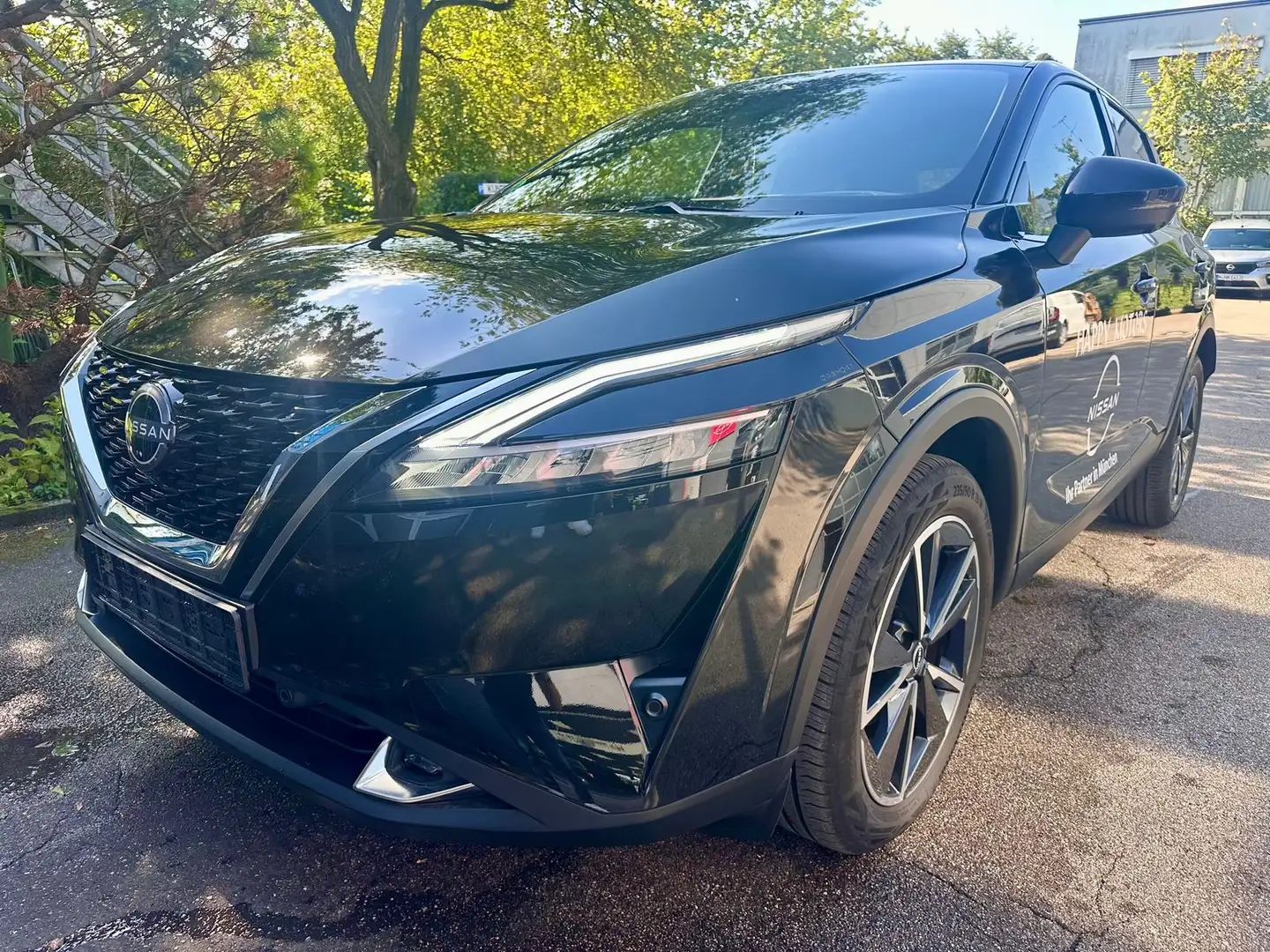 Nissan Qashqai 1.3 DIG-T MHEV Xtronic Tekna Schwarz - 1
