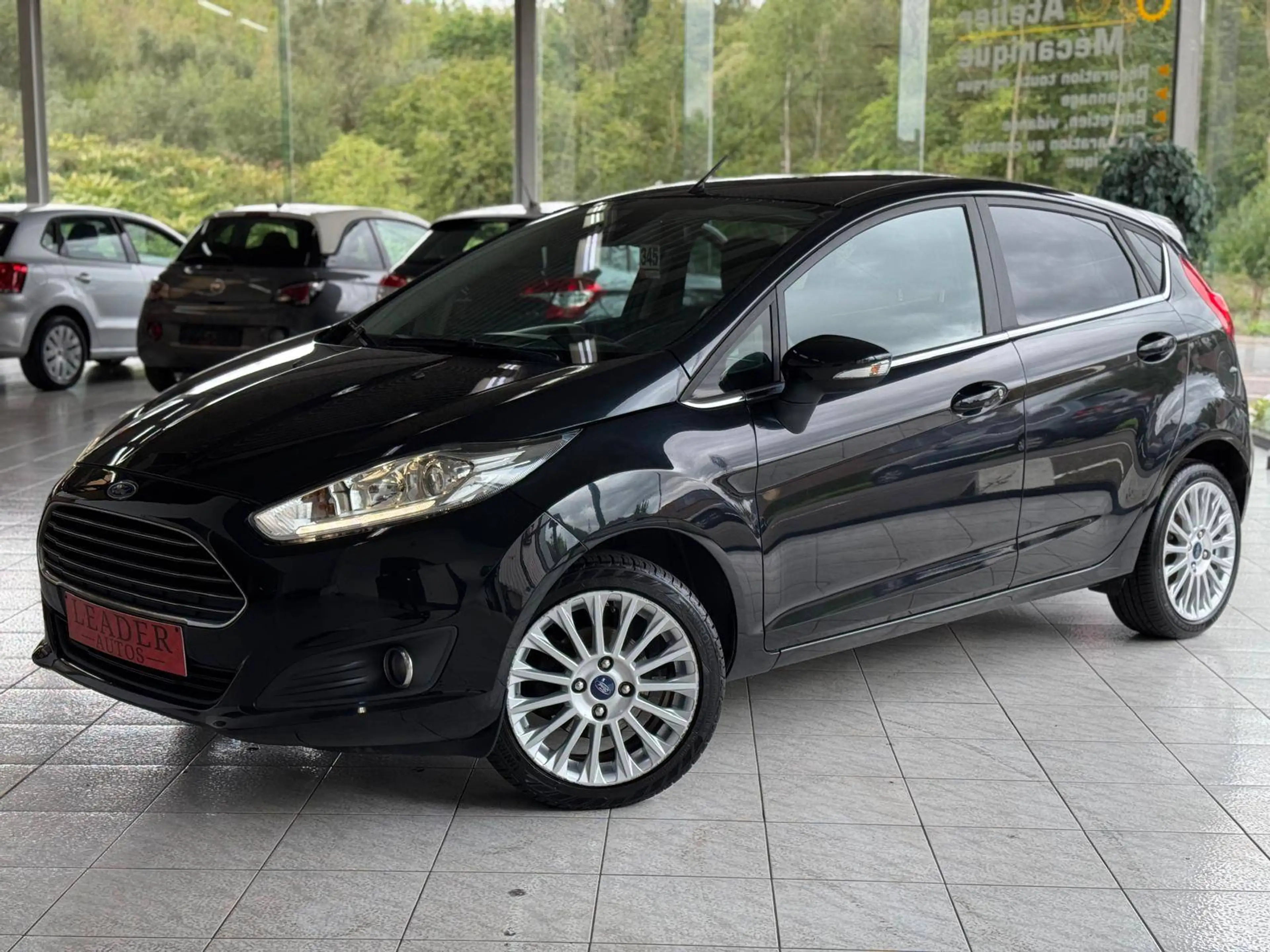 Ford Fiesta 🟩1.0 ESSENCE 80CV - AIRCO - CAPTEUR - CARNET - TITANIUM